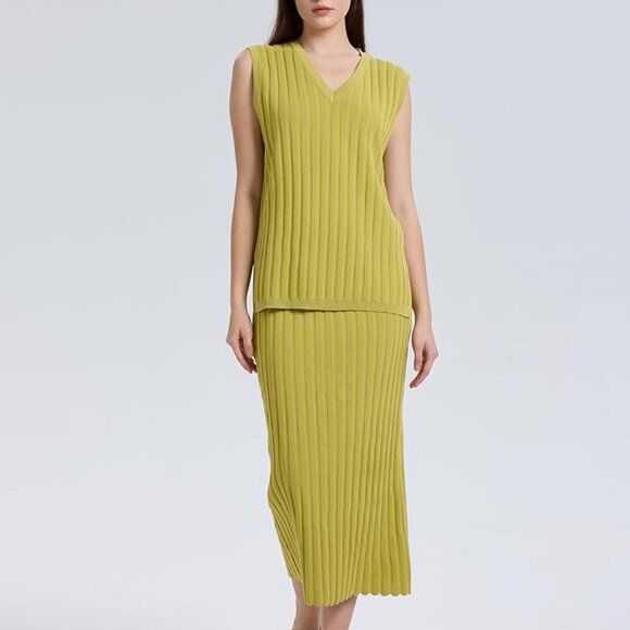 NEW: 2-Piece Skirt Set inc. Midi Skirt and Sleeveless V-Neck Top - Picture 5 of 8